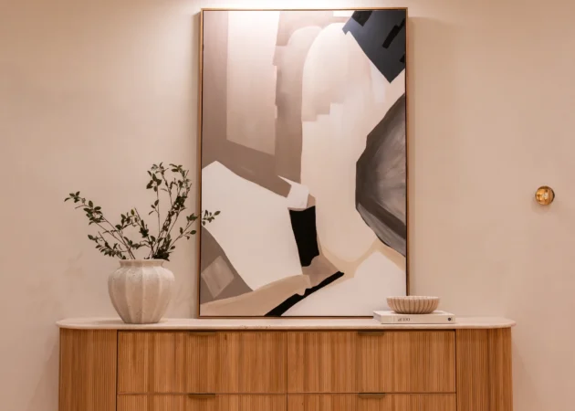 Floating fluted console with under-lighting, Dickens Project by Home Deco