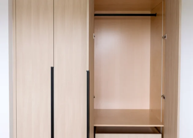 Wardrobe with interior shelves and drawers, Lynngrove Project by Home Deco