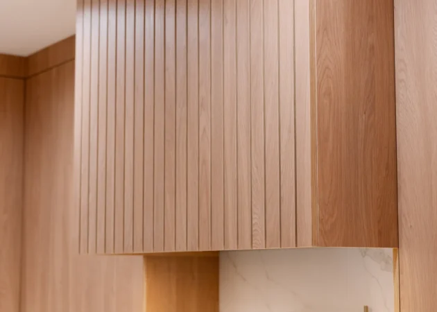 Slatted range hood detail, Sancola Project by Home Deco