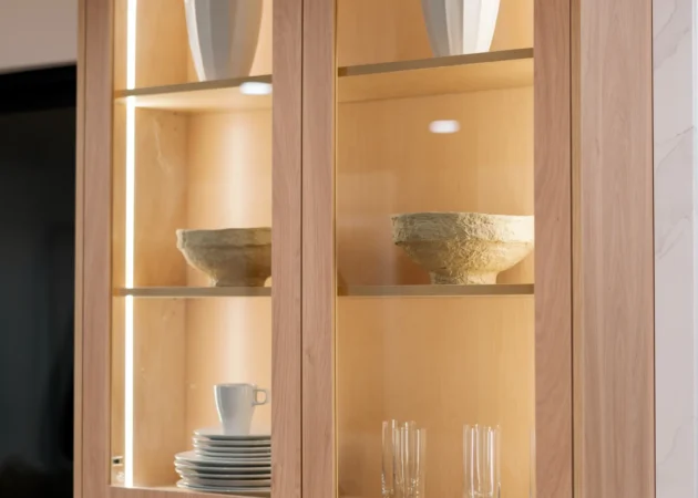 Glass-front cabinet with interior lighting, Sancola Project by Home Deco